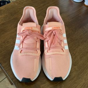 Adidas Salmon tennis shoes